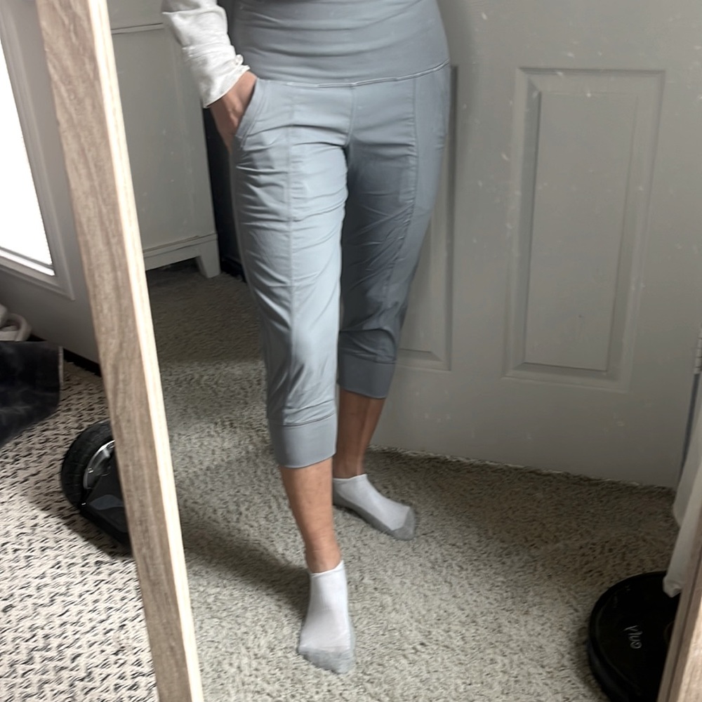 Lululemon studio cropped pants size 4